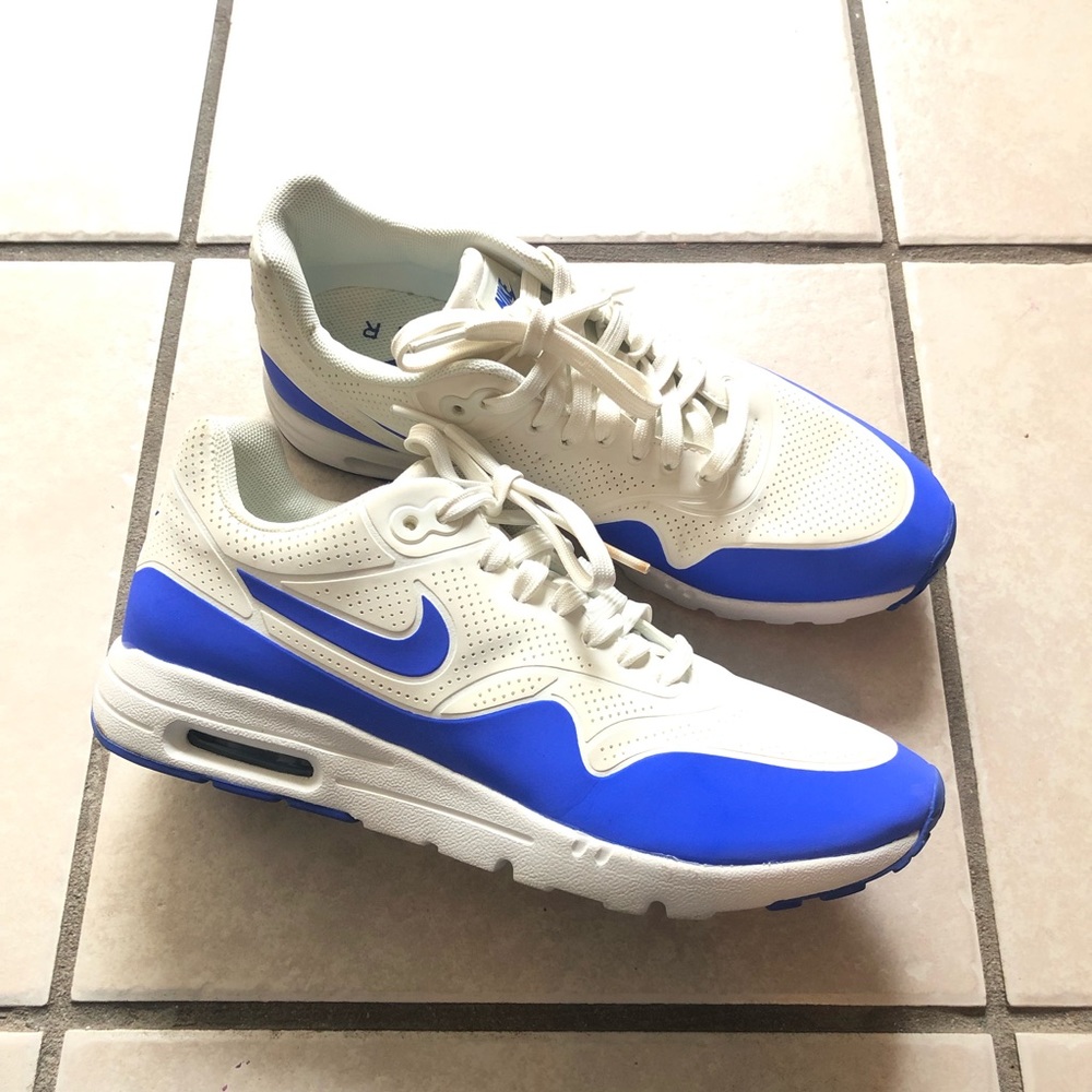 💙Blue & White Nike Air Max Sneakers💙